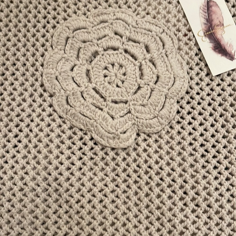 007  Cute boho Chic soft knit sweater tank with a flower knit in the center 🌼✌️ - Picture 3 of 4